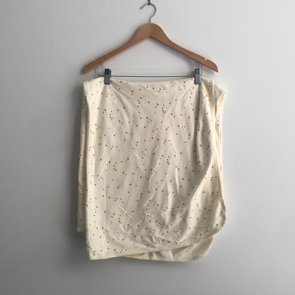 Quincy Mae star-print baby receiving blanket